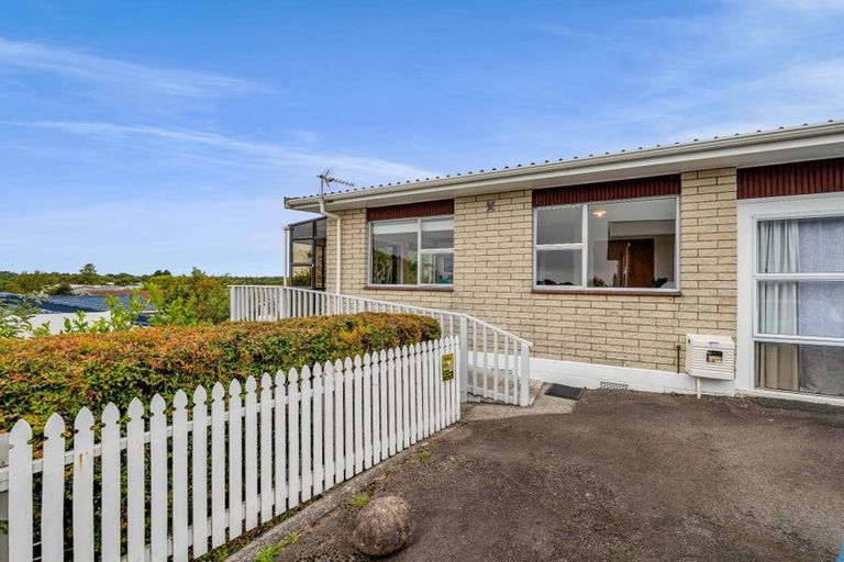 Photo of property in 15b Mayfair Place, Westown, New Plymouth, 4310