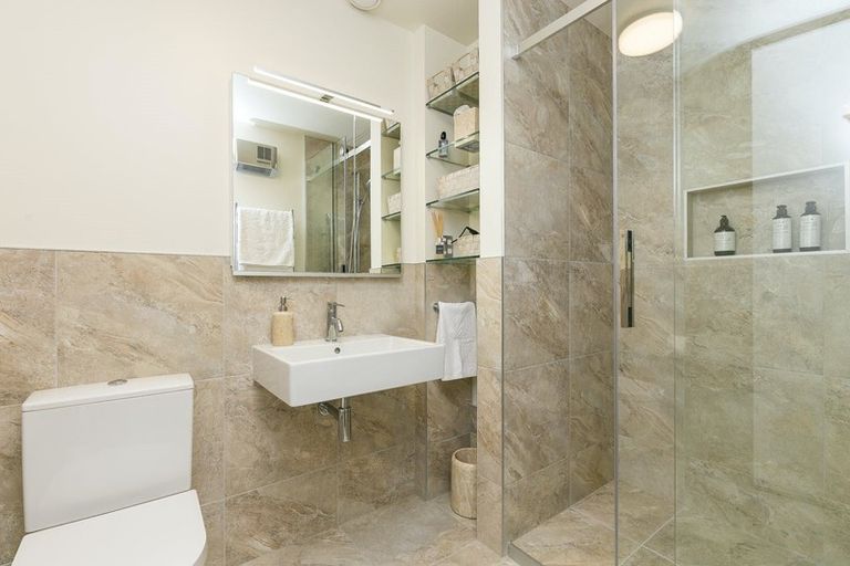 Photo of property in Montreaux Apartments, 10i/164 The Terrace, Wellington Central, Wellington, 6011