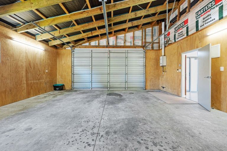 Photo of property in 2 Lakemere Way, Kinloch, Taupo, 3377