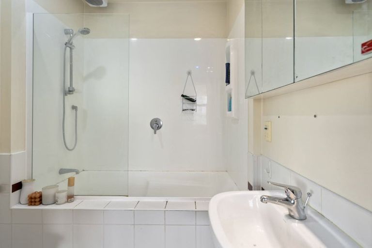 Photo of property in Sirocco Apartments, 814/8 Church Street, Wellington Central, Wellington, 6011