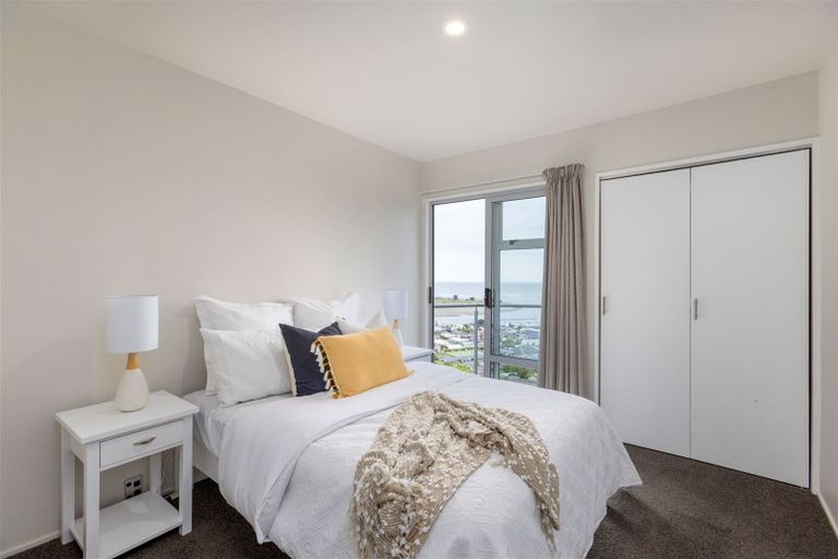 Photo of property in 16 Glendevere Terrace, Redcliffs, Christchurch, 8081