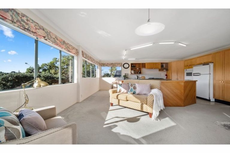 Photo of property in 42 Stapleford Crescent, Browns Bay, Auckland, 0630