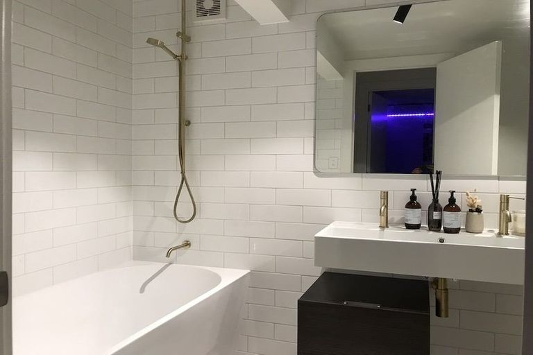 Photo of property in 2 Ravenwood Drive, Forrest Hill, Auckland, 0620