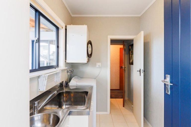 Photo of property in 16 Saint Albans Avenue, Hokowhitu, Palmerston North, 4410