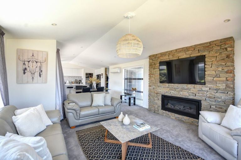 Photo of property in 18 Caledonia Drive, Mosgiel, 9024