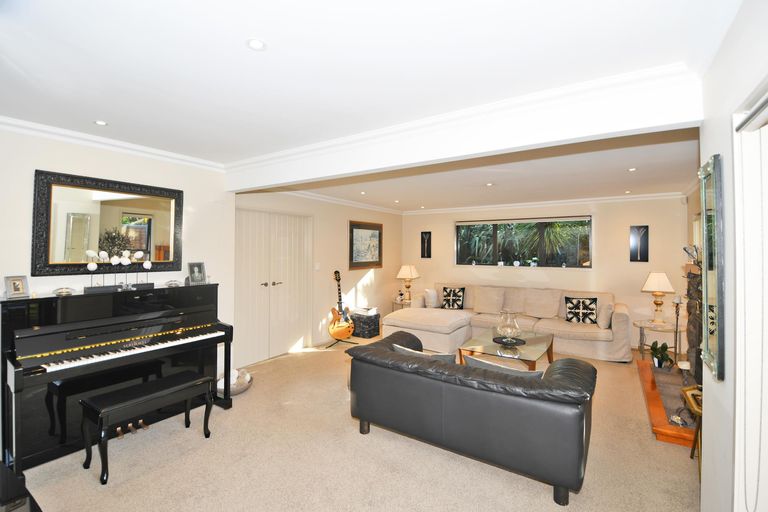 Photo of property in 2 Wonderview Road, Leigh, 0985