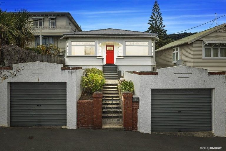 Photo of property in 35 Brougham Street, Mount Victoria, Wellington, 6011