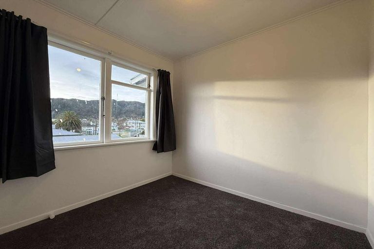 Photo of property in 9 Wainhouse Street, Stokes Valley, Lower Hutt, 5019