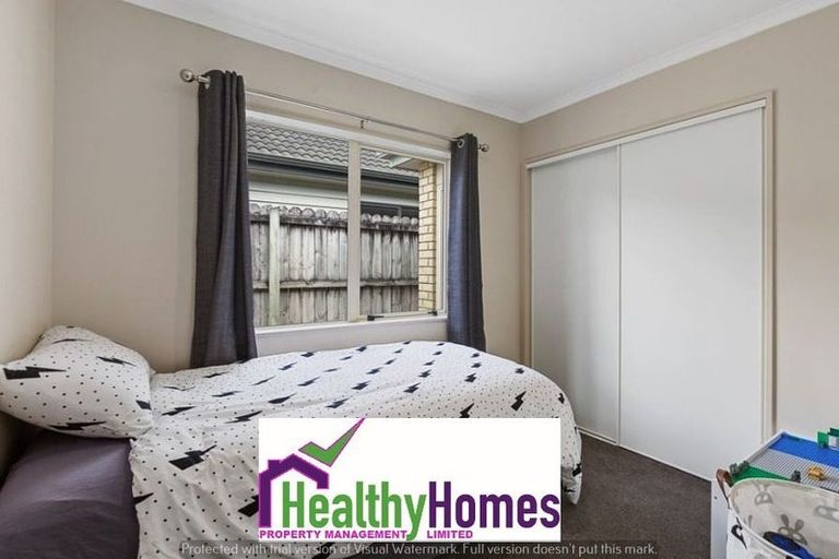 Photo of property in 10 Peachstone Lane, Henderson, Auckland, 0612