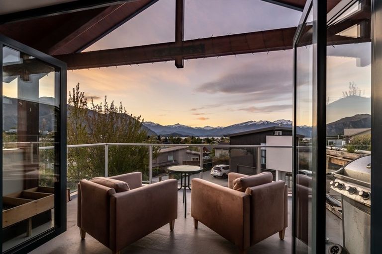 Photo of property in 107a Kings Drive, Wanaka, 9305