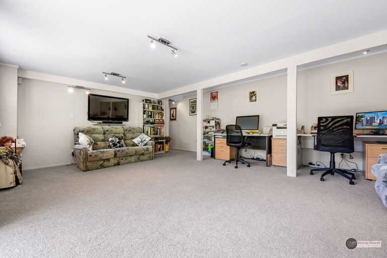 Photo of property in 3a Panorama Grove, Harbour View, Lower Hutt, 5010