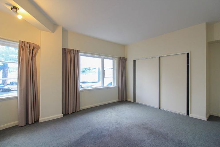 Photo of property in Olympus Flats, 1/280 Oriental Parade, Oriental Bay, Wellington, 6011