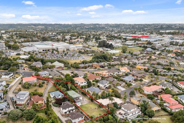 Photo of property in 79 Buscomb Avenue, Henderson, Auckland, 0610