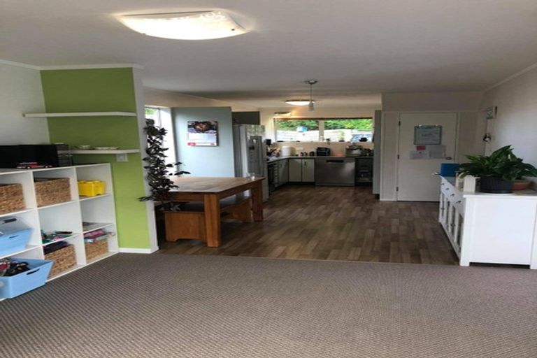 Photo of property in 2 Anaheim Place, Churton Park, Wellington, 6037