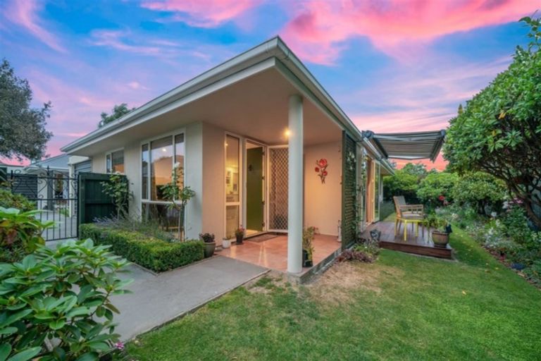 Photo of property in 3/215 Wairakei Road, Bryndwr, Christchurch, 8053