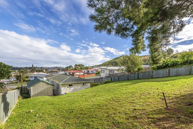 Photo of property in 74 Arahura Crescent, Waitangirua, Porirua, 5024