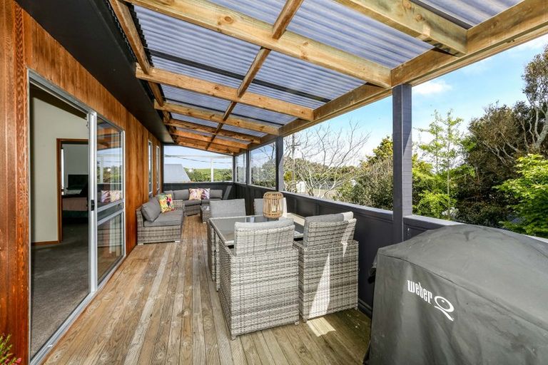 Photo of property in 4 Holloway Road, Omata, New Plymouth, 4374