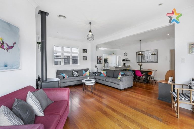 Photo of property in 52 Birdwood Road, Waterloo, Lower Hutt, 5011