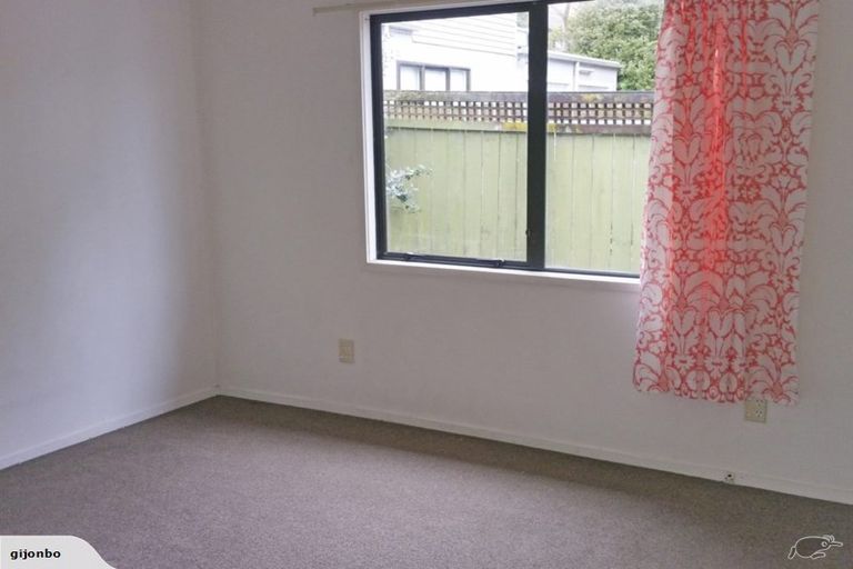 Photo of property in 7a Oteha Valley, Northcross, Auckland, 0632