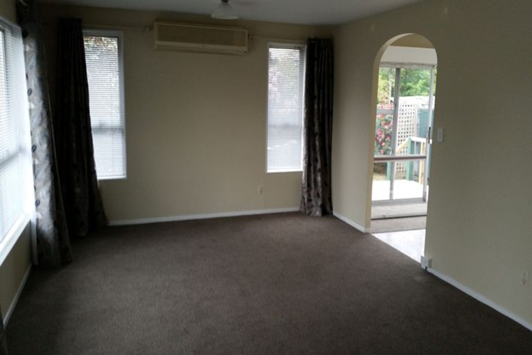 Photo of property in 17 Mckellar Place, Hornby, Christchurch, 8042