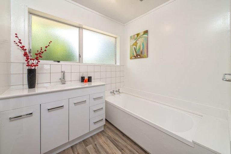 Photo of property in 129 Settlement Road, Papakura, 2110