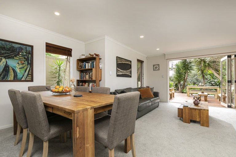 Photo of property in 17 West Hoe Heights, Orewa, 0931