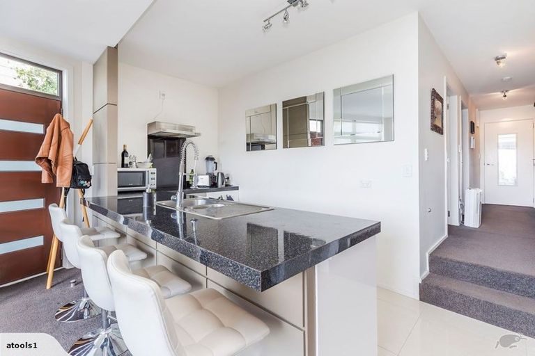 Photo of property in 75c Maida Vale Road, Roseneath, Wellington, 6011