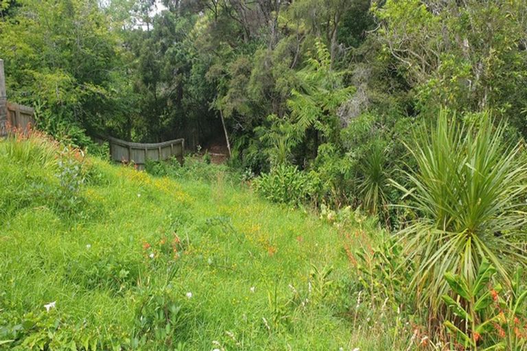 Photo of property in 28 Ragley Street, Titirangi, Auckland, 0604