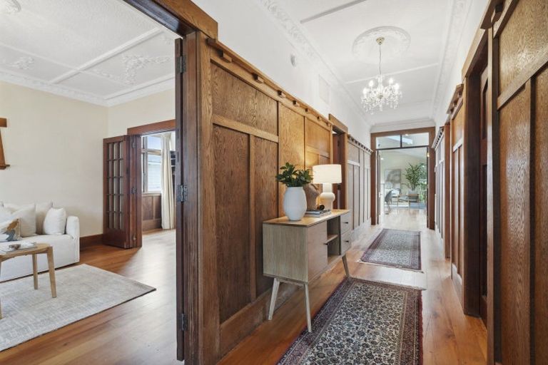 Photo of property in 22 Homewood Crescent, Karori, Wellington, 6012