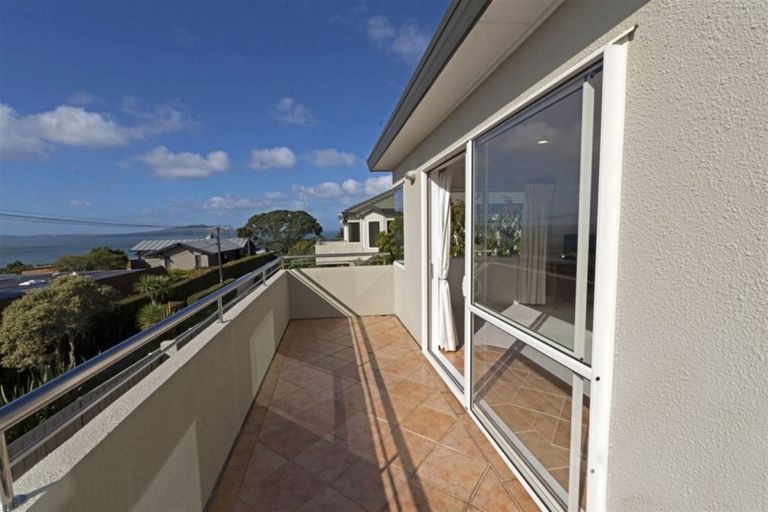 Photo of property in 2/89 Aberdeen Road, Castor Bay, Auckland, 0620