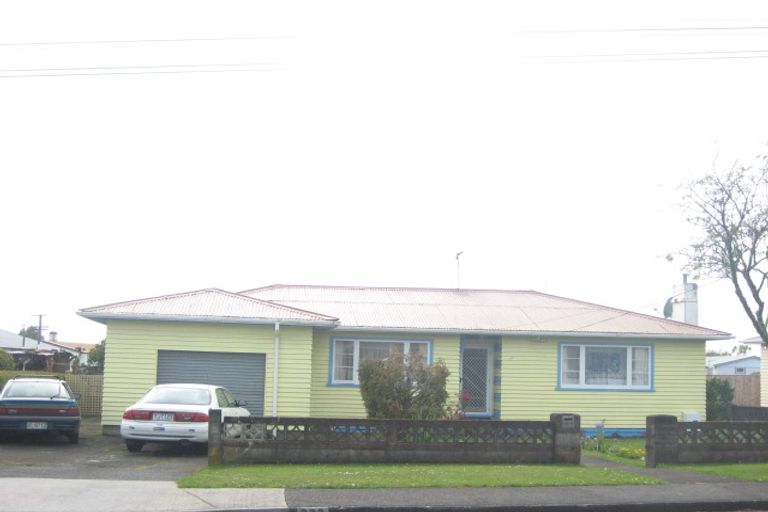 Photo of property in 233 Huatoki Street, Upper Vogeltown, New Plymouth, 4310