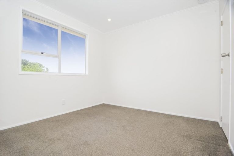 Photo of property in 2/15 Marina Road, Torbay, Auckland, 0630