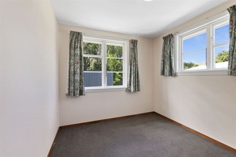 Photo of property in 32 Hollyford Avenue, Bryndwr, Christchurch, 8053