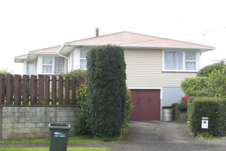 Photo of property in 13 Elm Grove, Westown, New Plymouth, 4310