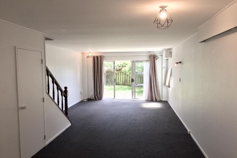 Photo of property in 4/31 Mana Avenue, Titahi Bay, Porirua, 5022