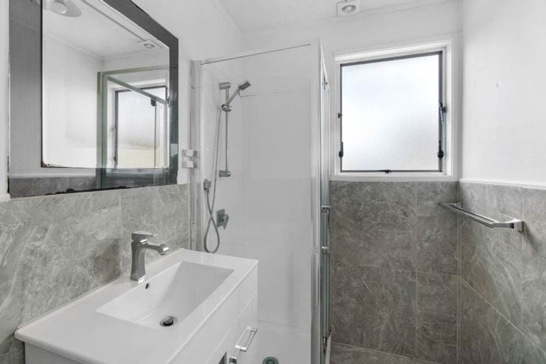 Photo of property in 49 Hyperion Drive, Randwick Park, Auckland, 2105