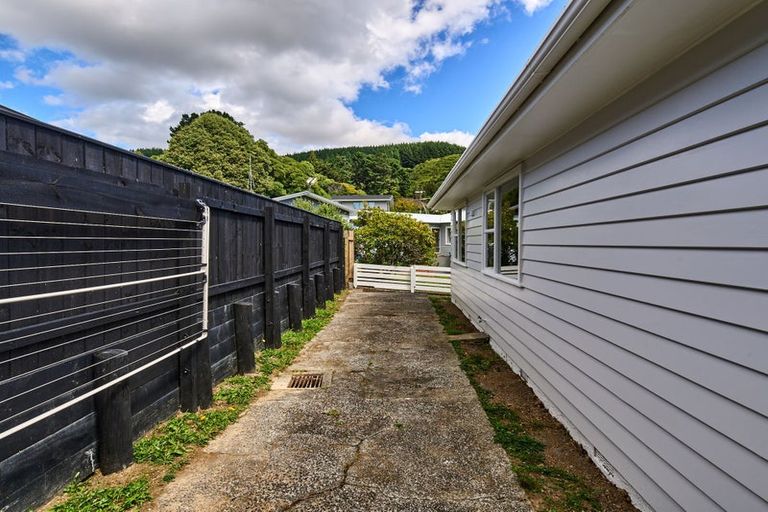 Photo of property in 37 Pembroke Street, Tawa, Wellington, 5028