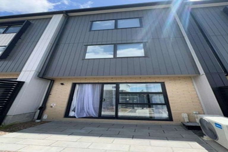 Photo of property in 48 Selo Street, Glen Eden, Auckland, 0602