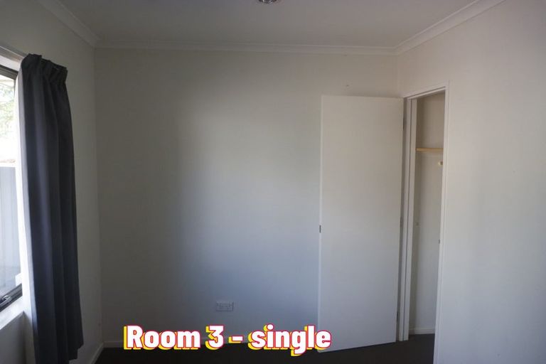 Photo of property in 3 Barrys Road, Glendene, Auckland, 0602