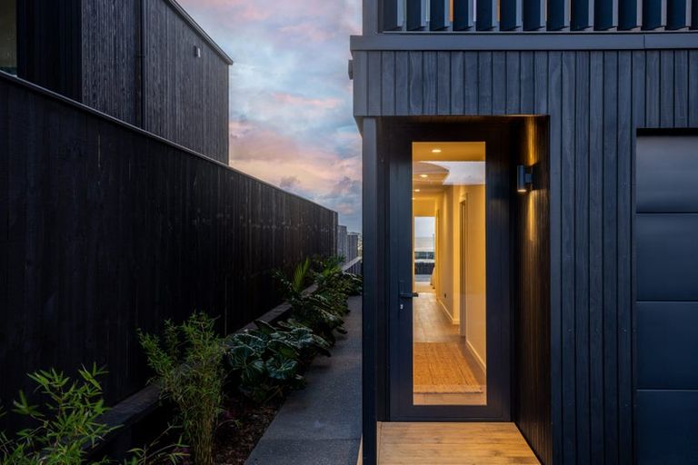 Photo of property in 10a Whiteley Street, Moturoa, New Plymouth, 4310