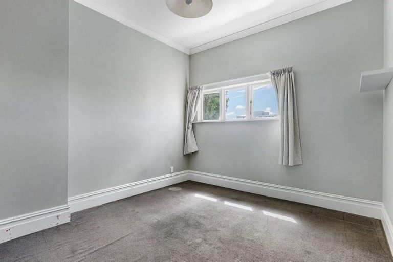 Photo of property in 17 Home Street, Mount Victoria, Wellington, 6011