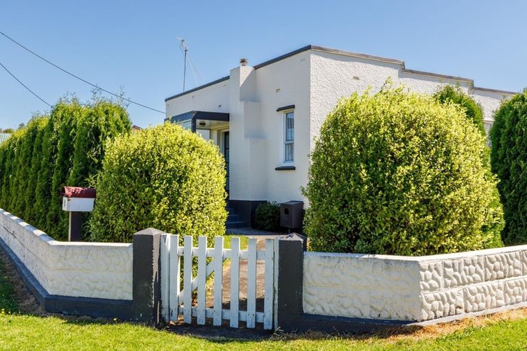 Photo of property in 6 High Street West, Waitara, 4320