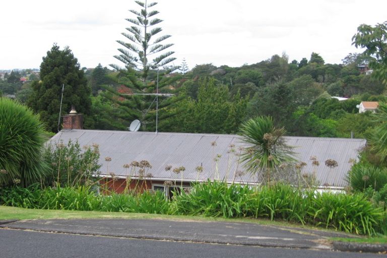 Photo of property in 42 West Lynn Road, Titirangi, Auckland, 0604