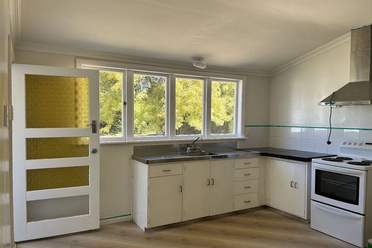 Photo of property in 39 Kawiu Road, Levin, 5510