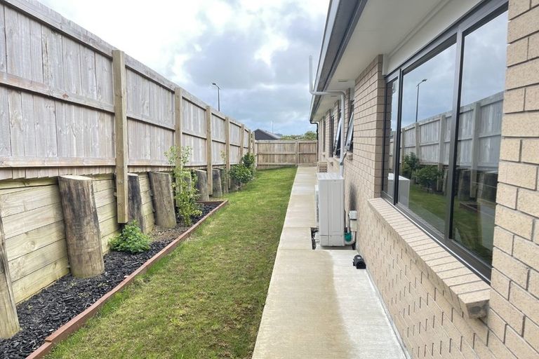 Photo of property in 4 Opouatu Avenue, Glenbrook, Waiuku, 2681