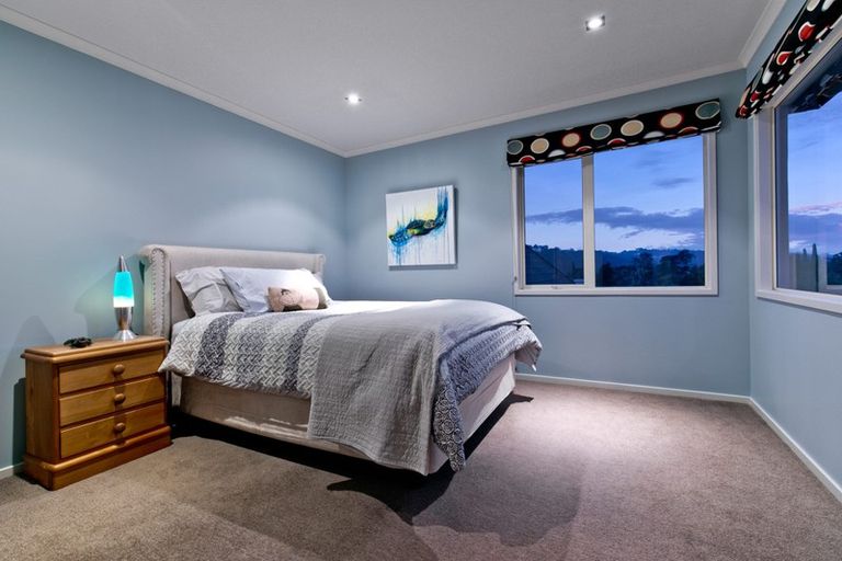Photo of property in 12 Thomas Hunter Lane, Greenhithe, Auckland, 0632