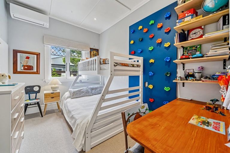 Photo of property in 77 Ward Street, Wallaceville, Upper Hutt, 5018