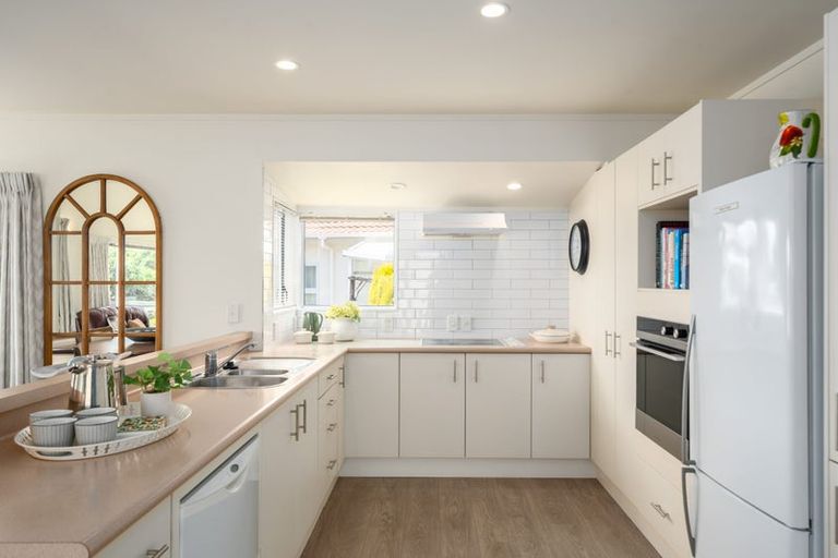 Photo of property in 4 Lakeside Villas, Whitby, Porirua, 5024