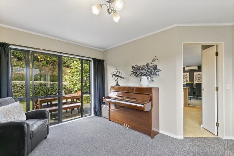 Photo of property in 141 Woodman Drive, Tawa, Wellington, 5028