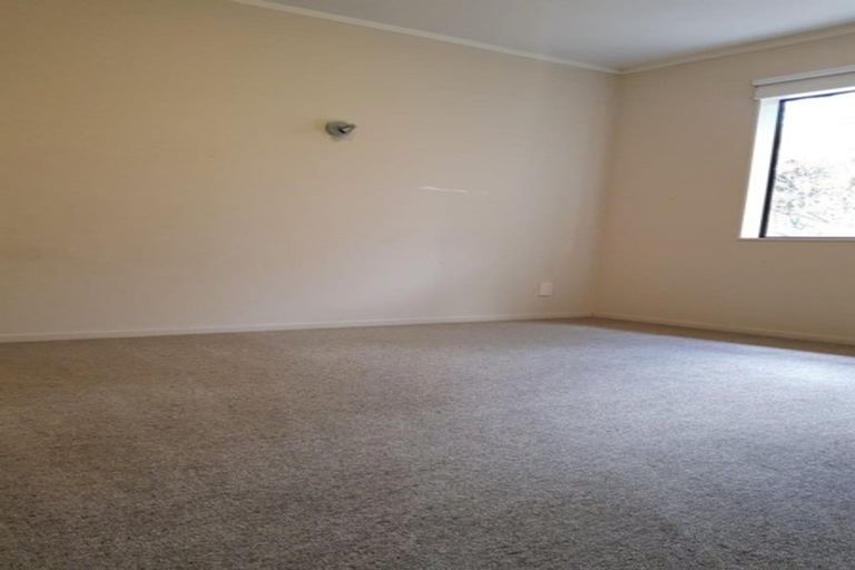 Photo of property in 30 Eroni Clarke Close, Flat Bush, Auckland, 2019